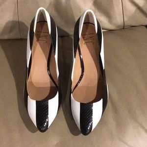 Women’s INC pumps